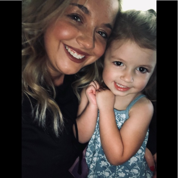 Meet your Posher, Leslie - Picture 16 of 16